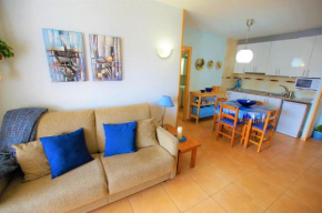 V&V LLORET - APARTAMENTO BLAU precioso apartamento con piscina comunitaria, parking y aire acondicionado Solo se aceptan familias